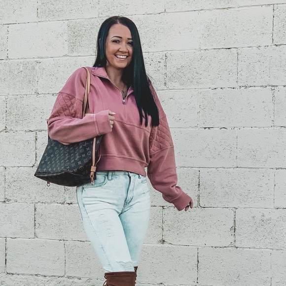 Meet your Posher, Brittni - Picture 1 of 1